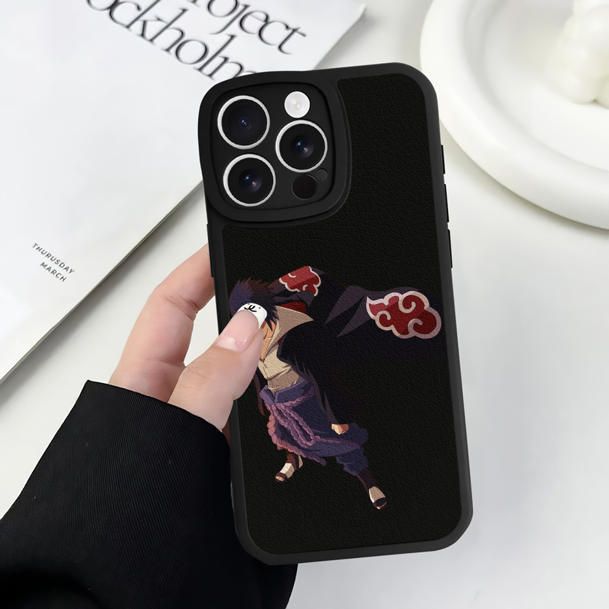 （画像用） NARUTO -ナルト- うちは サスケ Uchiha Sasuke 【iPhone 16シリーズ対応】シリコンスマホケース（レザー調） 材質：シリコン